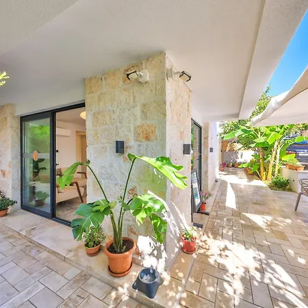 Ξενοδοχείο με διαμερίσματα Sole Vista Homes